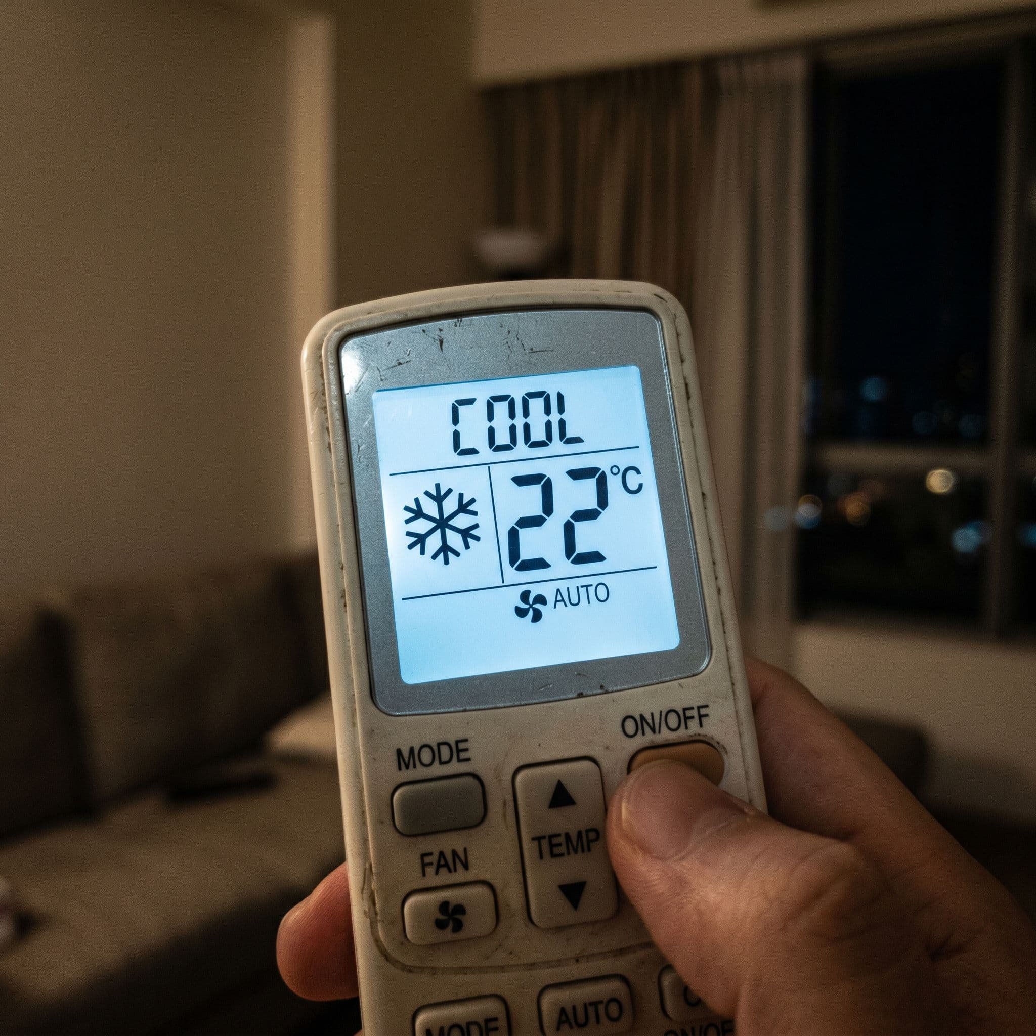 Símbolo del copo de nieve en el mando del aire acondicionado, que indica el modo COOL o refrigeración.